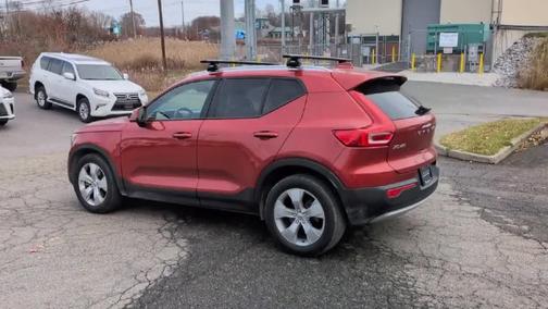 2020 Volvo XC40 T5 Momentum
