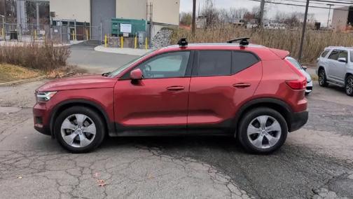 2020 Volvo XC40 T5 Momentum