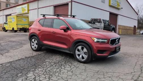 2020 Volvo XC40 T5 Momentum