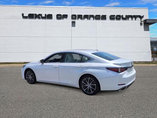 Eminent White Pearl 2023 Lexus ES 350 Base