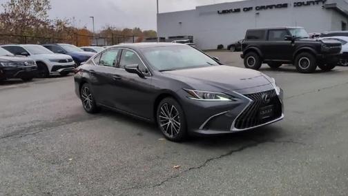 2025 Lexus ES 300h Base