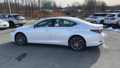 2025 Lexus ES 350 Base