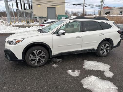 2022 Subaru Outback Touring XT