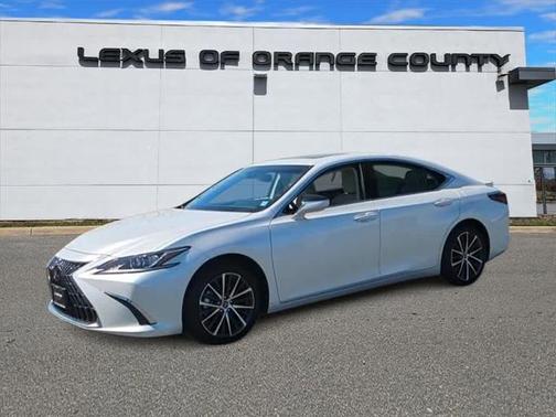 2025 Lexus ES 300h Base