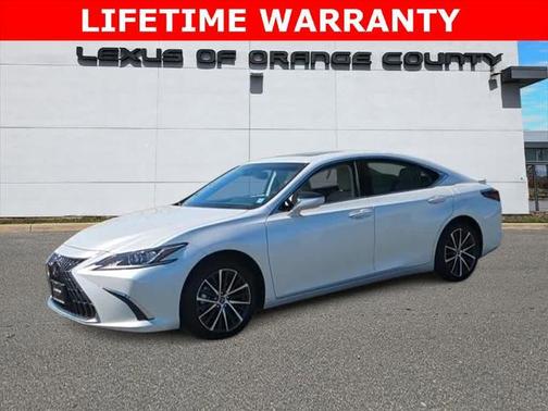 2025 Lexus ES 300h Base