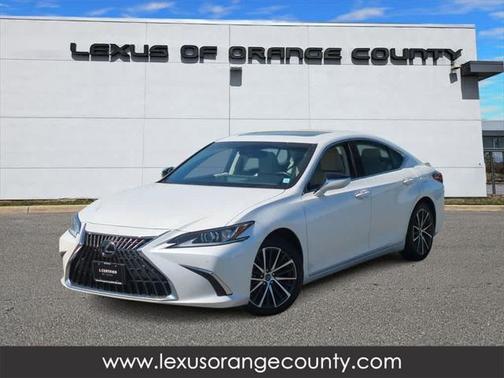 2025 Lexus ES 300h Base