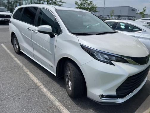 2021 Toyota Sienna XLE 7 Passenger