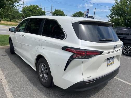 2021 Toyota Sienna XLE 7 Passenger