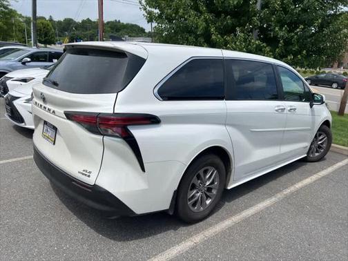 2021 Toyota Sienna XLE 7 Passenger