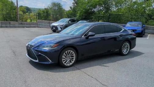 2022 Lexus ES 300h Ultra Luxury