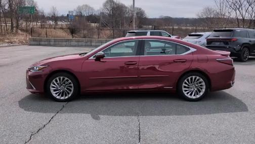 2022 Lexus ES 300h Luxury