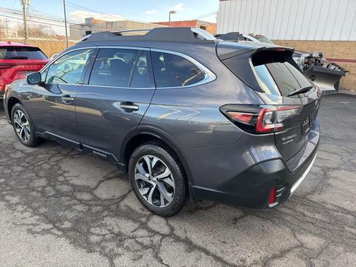 2022 Subaru Outback Touring XT