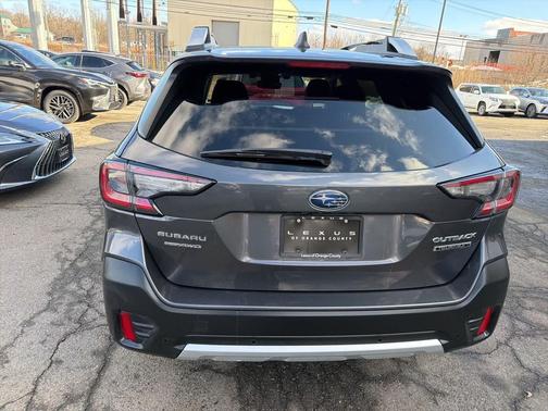 2022 Subaru Outback Touring XT