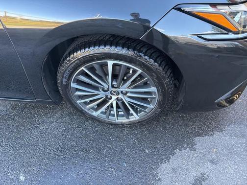 2023 Lexus ES 350 Base