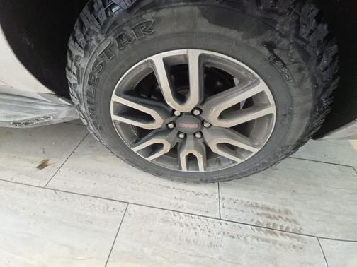 2021 GMC Yukon XL 4WD AT4