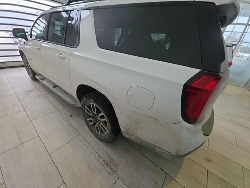 2021 GMC Yukon XL 4WD AT4