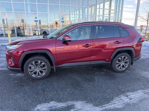 2022 Toyota RAV4 Hybrid XLE Premium