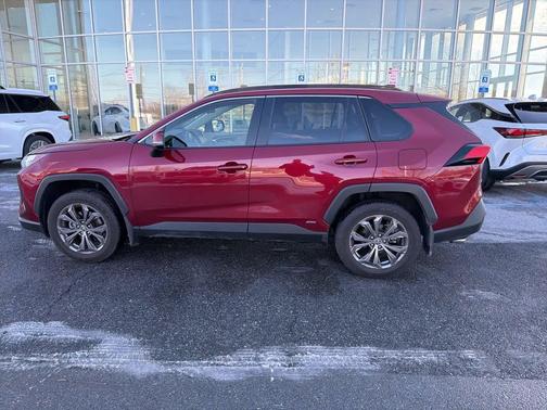 2022 Toyota RAV4 Hybrid XLE Premium