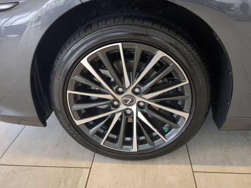 2025 Lexus ES 350 Base