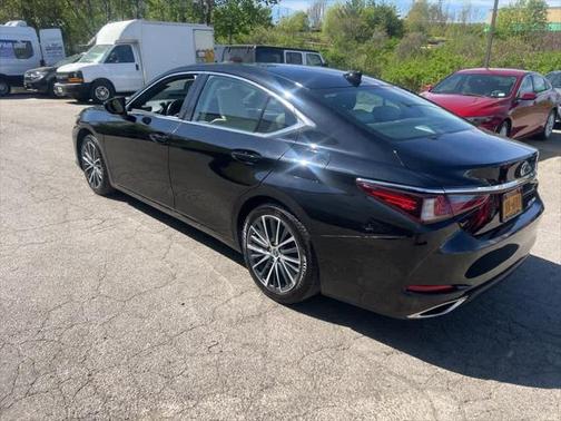 2023 Lexus ES 350 Base