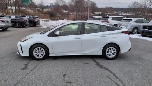 2022 Toyota Prius LE