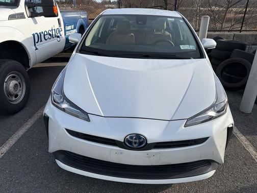 2022 Toyota Prius LE