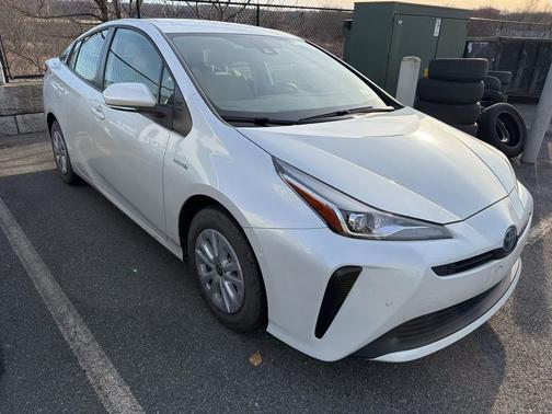 2022 Toyota Prius LE