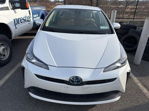 2022 Toyota Prius LE