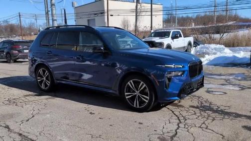 2023 BMW X7 M60i