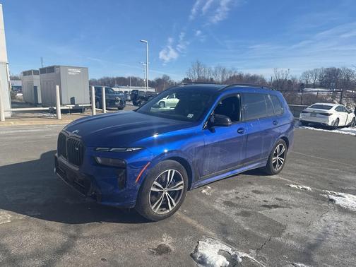 2023 BMW X7 M60i