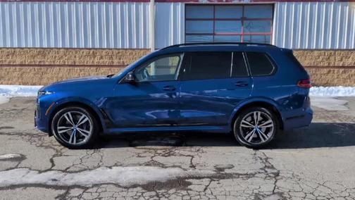 2023 BMW X7 M60i
