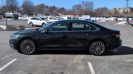 2022 Volkswagen Passat 2.0T Limited Edition