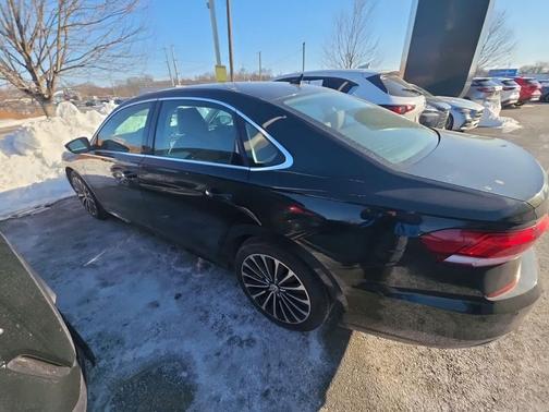 2022 Volkswagen Passat 2.0T Limited Edition