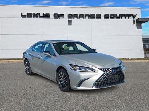 2022 Lexus ES 300h Base