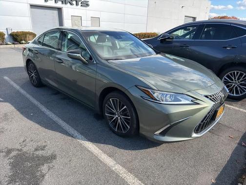 2022 Lexus ES 350 Base