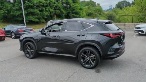 2022 Lexus NX 450h+ Luxury