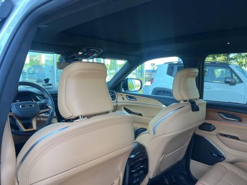 2022 Jeep Grand Cherokee L Summit Reserve
