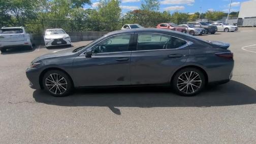 2025 Lexus ES 300h Base
