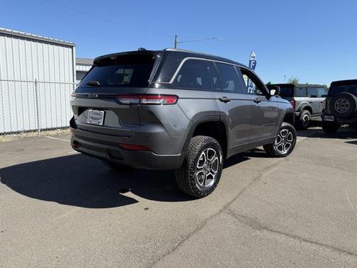 2022 Jeep Grand Cherokee Trailhawk