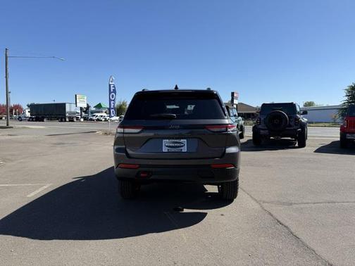 2022 Jeep Grand Cherokee Trailhawk