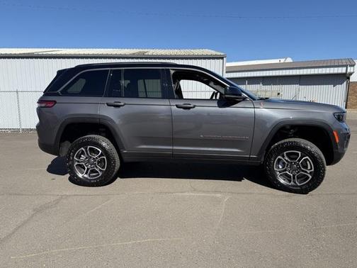 2022 Jeep Grand Cherokee Trailhawk