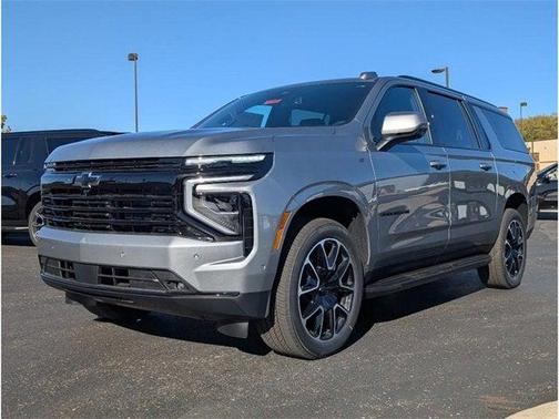 2025 Chevrolet Suburban RST