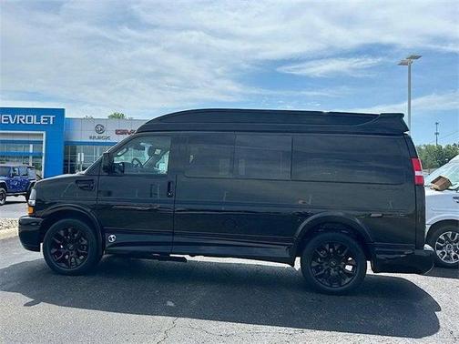 2025 Chevrolet Express 2500 RWD 2500 Regular Wheelbase WT