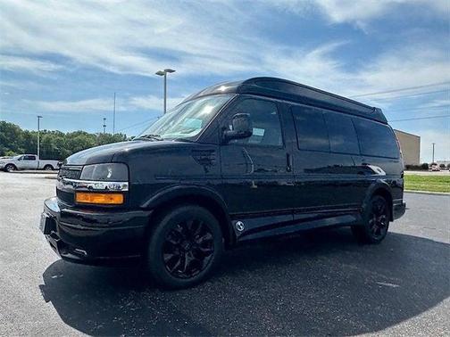 2025 Chevrolet Express 2500 RWD 2500 Regular Wheelbase WT