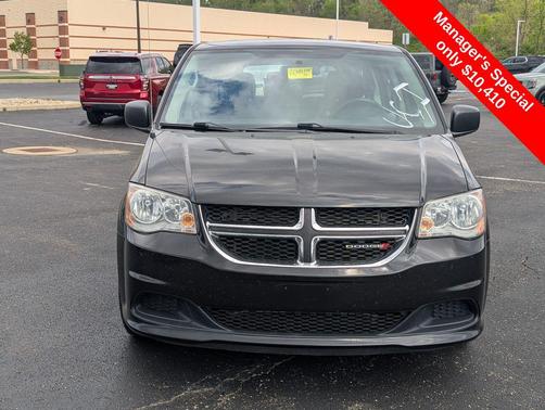 Brilliant Black Crystal Pearlcoat 2016 Dodge Grand Caravan AVP/SE