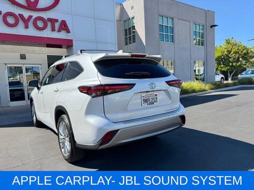 2024 Toyota Highlander Platinum