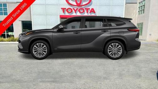 2025 Toyota Highlander Hybrid Platinum