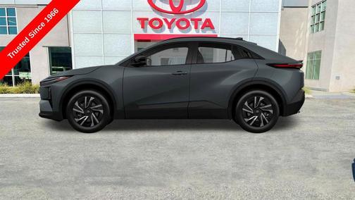 06y1 2026 Toyota C-HR SE