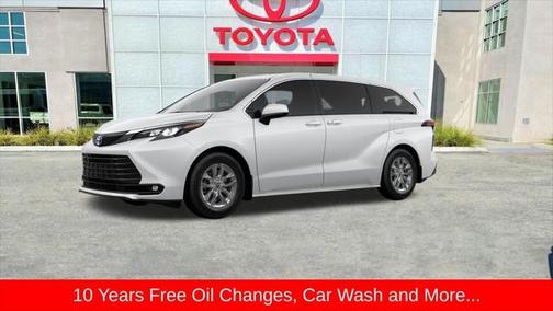 2025 Toyota Sienna XLE