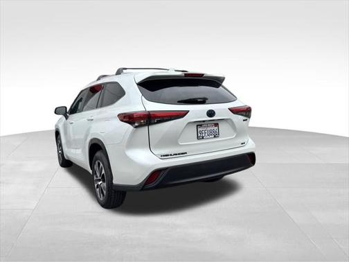 2023 Toyota Highlander Hybrid XLE